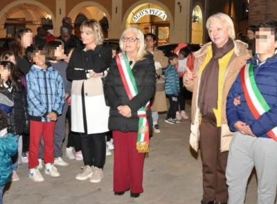 Mercatino di economia circolare in piazza: iniziativa solidale con ricavato destinato a Unicef