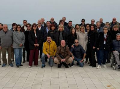 Castelraimondo, sessantenni di ieri e di oggi: l’annata 1965 si ritrova tra sorrisi e ricordi