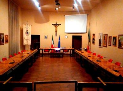 Sarnano: “Consiglio interrotto per assenza del numero legale, clamoroso flop della maggioranza"