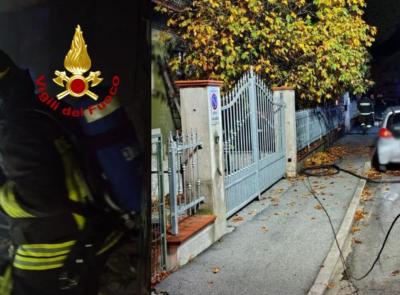 Corridonia, un piccolo eroe nella notte: sveglia i condomini durante l’incendio ed evita il peggio