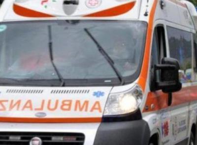 Civitanova, scontro tra due auto in superstrada: una donna trasportata al Pronto Soccorso