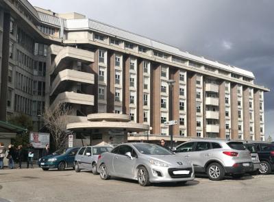 "Parcheggi dell'ospedale di Macerata: si paga più per la fila che per la sosta"