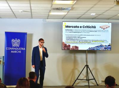 Il primo pallet in plastica riciclata al mondo è di una start-up "made in Macerata"