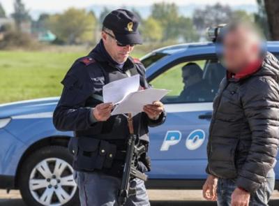 Macerata, procede a zig zag con un grosso Suv: aveva un tasso alcolico doppio rispetto al limite