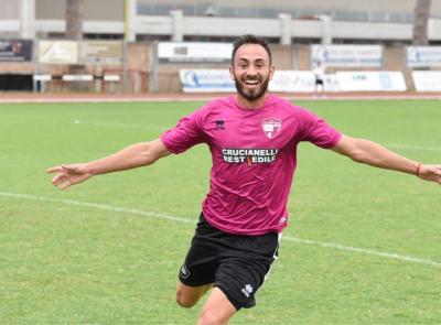 Tolentino, Lovotti è di nuovo cremisi: ufficiale il ritorno dell'attaccante. Cappa saluta e vola in Abruzzo
