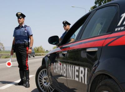 Monte San Giusto, aggredisce la compagna e la madre di lei con un coltello: denunciato 31enne