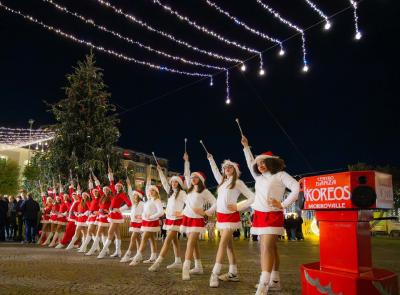 Dalle majorettes all'arrivo di Babbo Natale in 500: San Severino accende le feste in piazza del Popolo