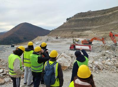 Studenti Unicam a Caldarola: visita didattica al sito estrattivo per apprendere tecniche e tutela ambientale