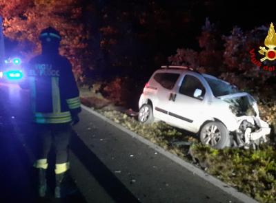 Tremendo  scontro frontale tra auto e camion: muore un uomo