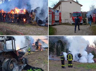 Incendio a Sarnano: quattro autobotti per domare le fiamme da trattore e rotoballe (FOTO)