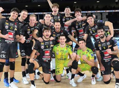 Lube, reazione dopo il primo set: 3-2 su Milano nell’ultima d’andata