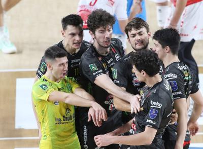 Al Palazzo non si passa: la Lube piega Piacenza a suon di ace e firma il sorpasso in classifica (FOTO)