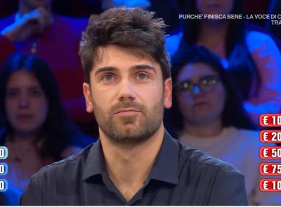 Tolentino, Roberto balla ad "Affari Tuoi": maxi vincita da 100mila per chiudere il 2025