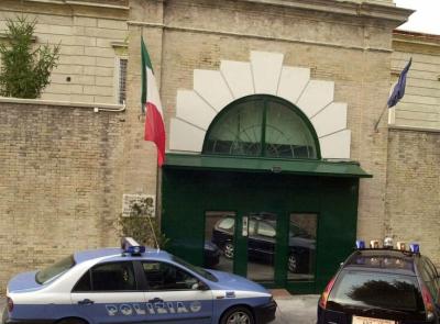 Incendio e sequestro di un agente nel carcere di Fermo: arrestati due detenuti