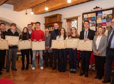 Morrovalle e Potenza Picena unite nel segno del Premio Menghini-Molini: la consegna a otto studenti