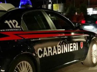 Camerino, fermati dai carabinieri mostrano documenti falsi: arrestati due giovani