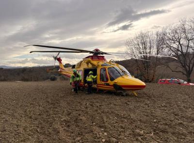 Grave incidente durante la potatura: 70enne trafitto da un pezzo di ferro alla coscia
