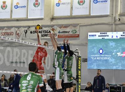 Brusca frenata, Sorrento si dimostra bestia nera e chiude 3-0