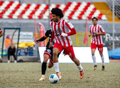 Maceratese-Teramo 0-1: beffa finale all'Helvia Recina, Njambe decide e rilancia gli abruzzesi in vetta