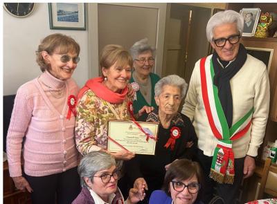 Macerata, Gina Cesanelli compie 100 anni: una vita tra famiglia, lavoro e fede