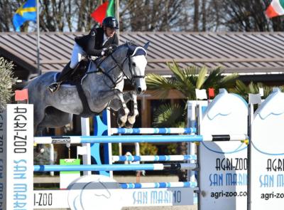 Equitazione, Elia Villotti brilla al CSI2 di Busto Arsizio: terzo posto internazionale nella 140 a tempo