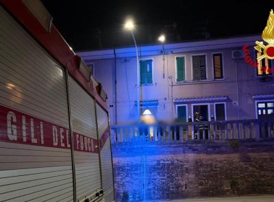 Macerata, solaio di un'abitazione pericolante: evacuata famiglia