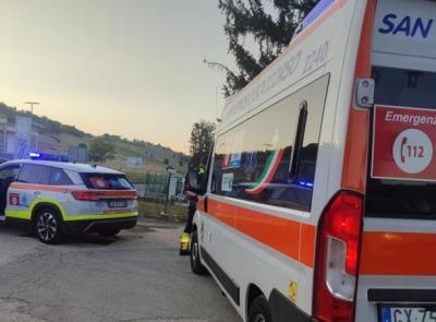 San Ginesio, operaio ferito al collo con una smerigliatrice: trasportato a Torrette