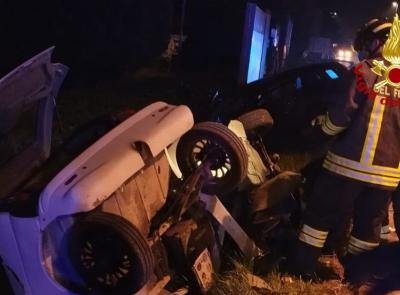 Tolentino, violento scontro tra auto e microcar: un ferito trasportato a Torrette