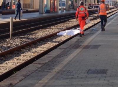 Tragedia alla stazione di Ancona: 53enne investito da un Frecciarossa