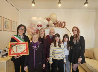 Corridonia celebra i 100 anni di Anedelia Cardinali: consegnata targa speciale