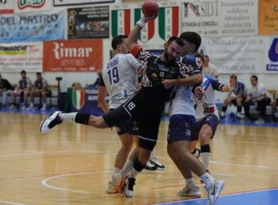 Pallamano: Macagi Cingoli, il derby infrasettimanale contro la Publiesse Chiaravalle vale la salvezza