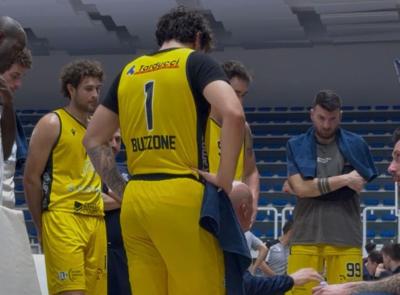 Serie B, notte folle a Recanati: la Svethia rimonta da -24 e supera Gualdo, gialloblù al quarto posto