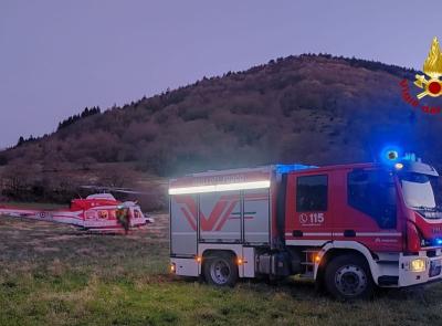 Sefro, escursionista resta bloccato alla Fossa di Buttaone: interviene l'elicottero dei vigili del fuoco