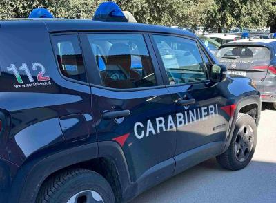 Sarnano, bonifici falsi e materiali edili rubati a una ditta: due denunciati