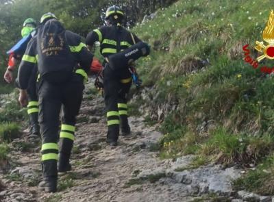 Matelica, cade sul sentiero di Cima San Vicino: escursionista recuperato dai soccorritori