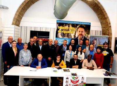 Pd Macerata, presentata la lista per Tittarelli sindaco: "Un misto tra volti nuovi ed esperienza" (FOTO)