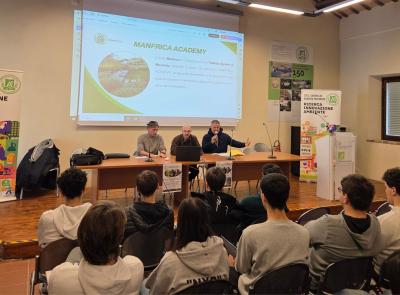 “Coltivare” i lavoratori del futuro: Manfrica Academy porta gli studenti dell'Agrario sul campo