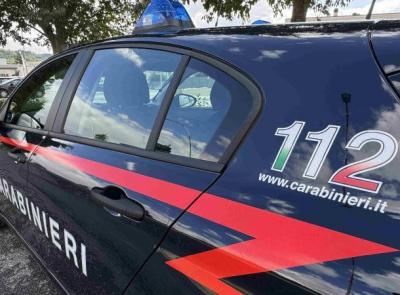 Rifiuta di pagare il conto e minaccia il ristoratore con un coltello: denunciato 58enne