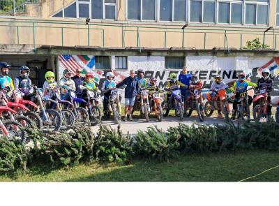 San Severino, il "San Pacifico" fa scuola: 21 giovani talenti in pista per lo stage della Federmoto