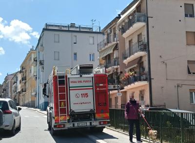 Macerata, forno prende fuoco in casa: anziana trasportata in ospedale
