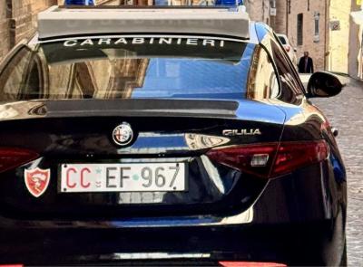 Camerino, minaccia il compagno con un coltello al culmine di una lite: denunciata 43enne