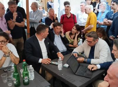 Elezioni Macerata, lo scrutinio in diretta: colpo di scena, la festa di Parcaroli è congelata