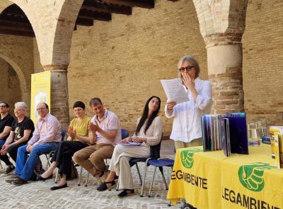 Tolentino, proclamati i vincitori di 'Un libro per l’ambiente': premiati “La ragazza pesce” e “La chimica delle parole”