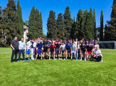 Dal banco al campo di allenamento degli Azzurri: le classi a indirizzo sportivo dell'Ite Gentili volano a Coverciano