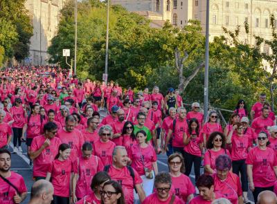 Recanati, torna la "6alle6": corsa e camminata all'alba tra sport, solidarietà e la nuova maglia da collezione