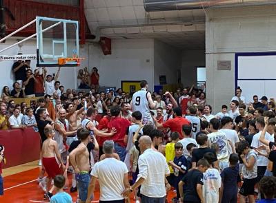 Basket Macerata da favola: batte Tolentino e torna in Serie C dopo 15 anni