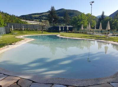 Pieve Torina accende l'estate: riapre la piscina benessere