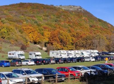 San Severino, scatta la sosta a pagamento a Canfaito per Ferragosto e il foliage: ecco i giorni del blocco e le tariffe