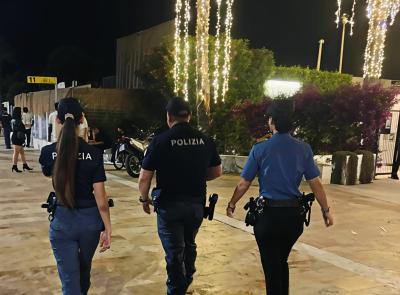 Civitanova, trovati ubriachi sui muretti e nei prati: giovani finiscono in pronto soccorso per l'alcol