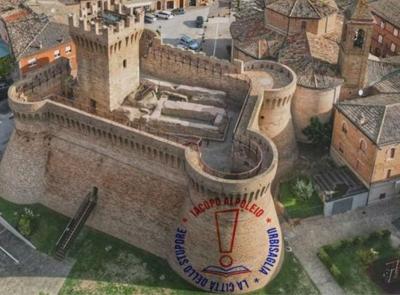 Urbisaglia celebra il punto esclamativo: torna “Il Borgo dello Stupore”